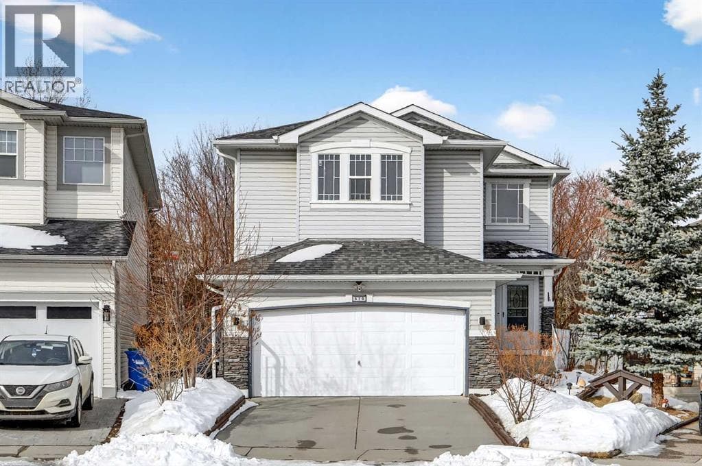 3 bed 3 bath single family at 378 Panamount Drive NW — $769,000