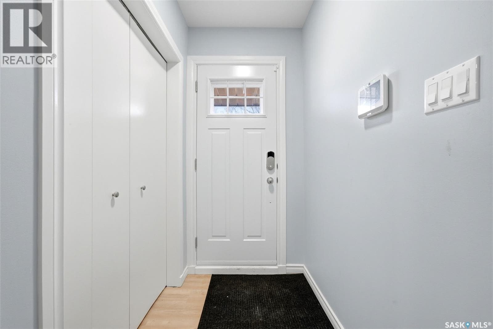 321 Elphinstone STREET photo 3