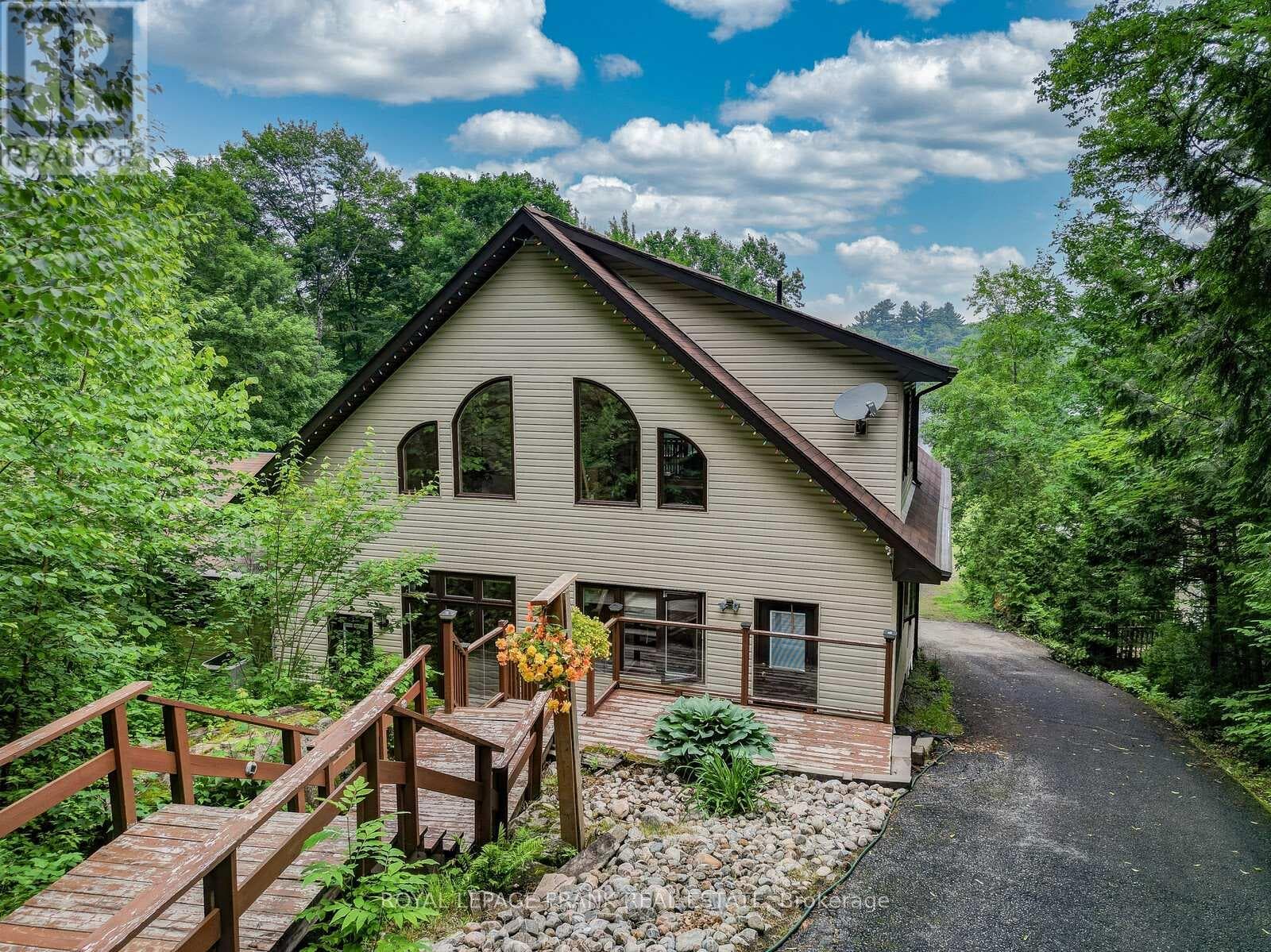 1013 MERRICK DRIVE photo 3