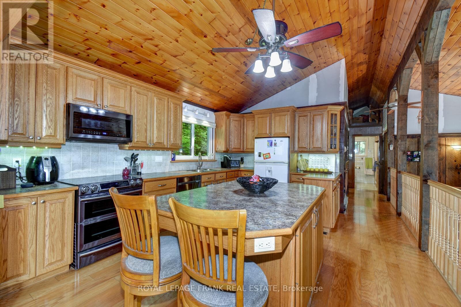 1013 MERRICK DRIVE photo 4