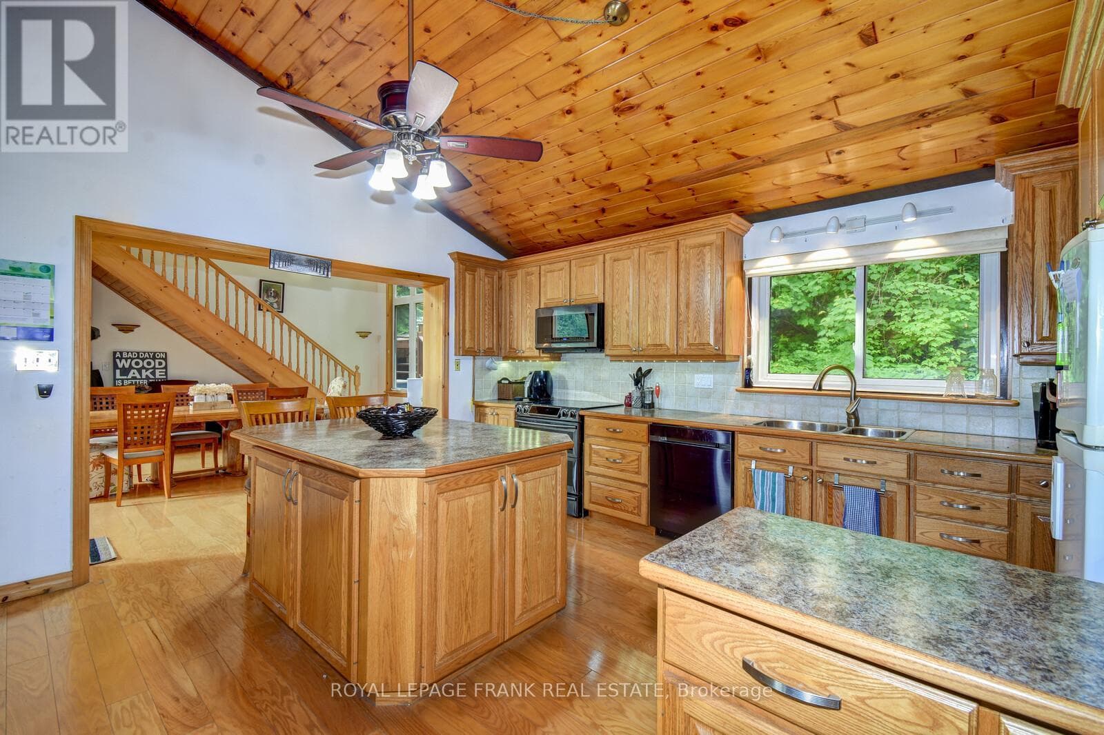 1013 MERRICK DRIVE photo 5