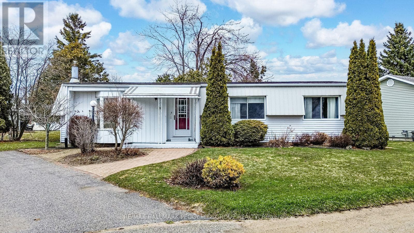 2 bed 2 bath single family at 8 CARMANS COVE — $299,900
