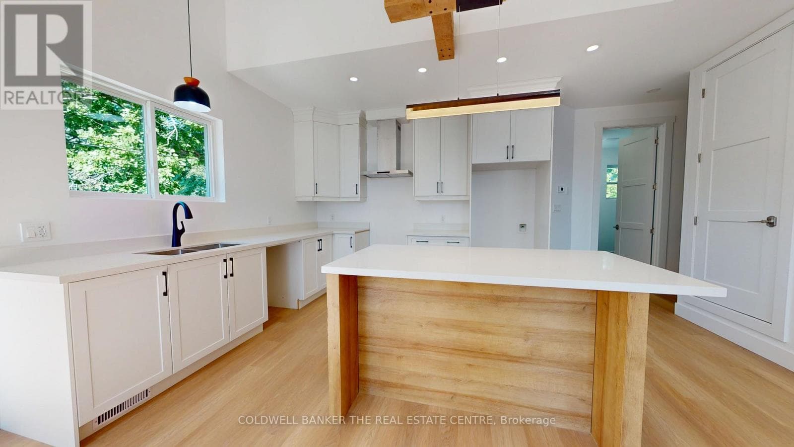 60 GRAY STREET photo 5
