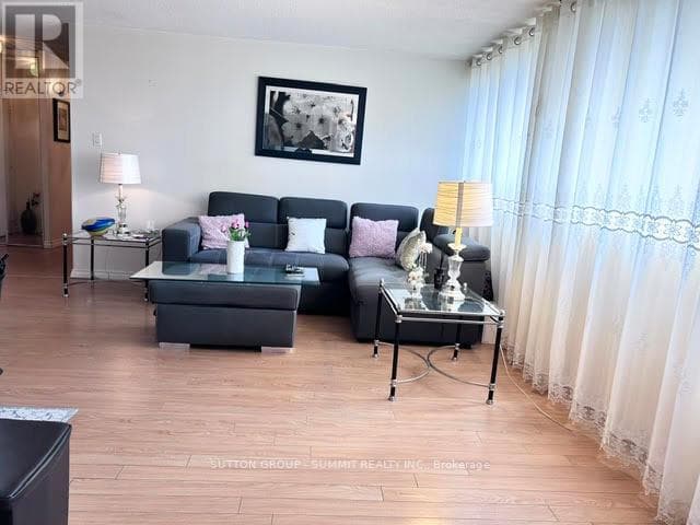 408 - 3590 KANEFF CRESCENT photo 5