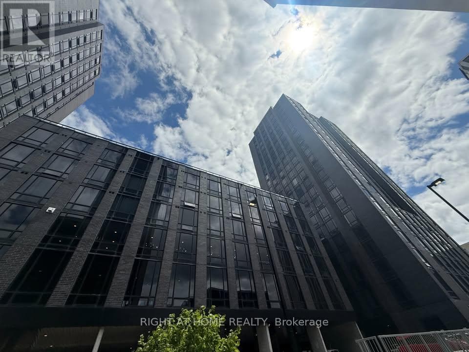 1 bed 1 bath single family at 925 - 145 COLUMBIA STREET W — $443,900