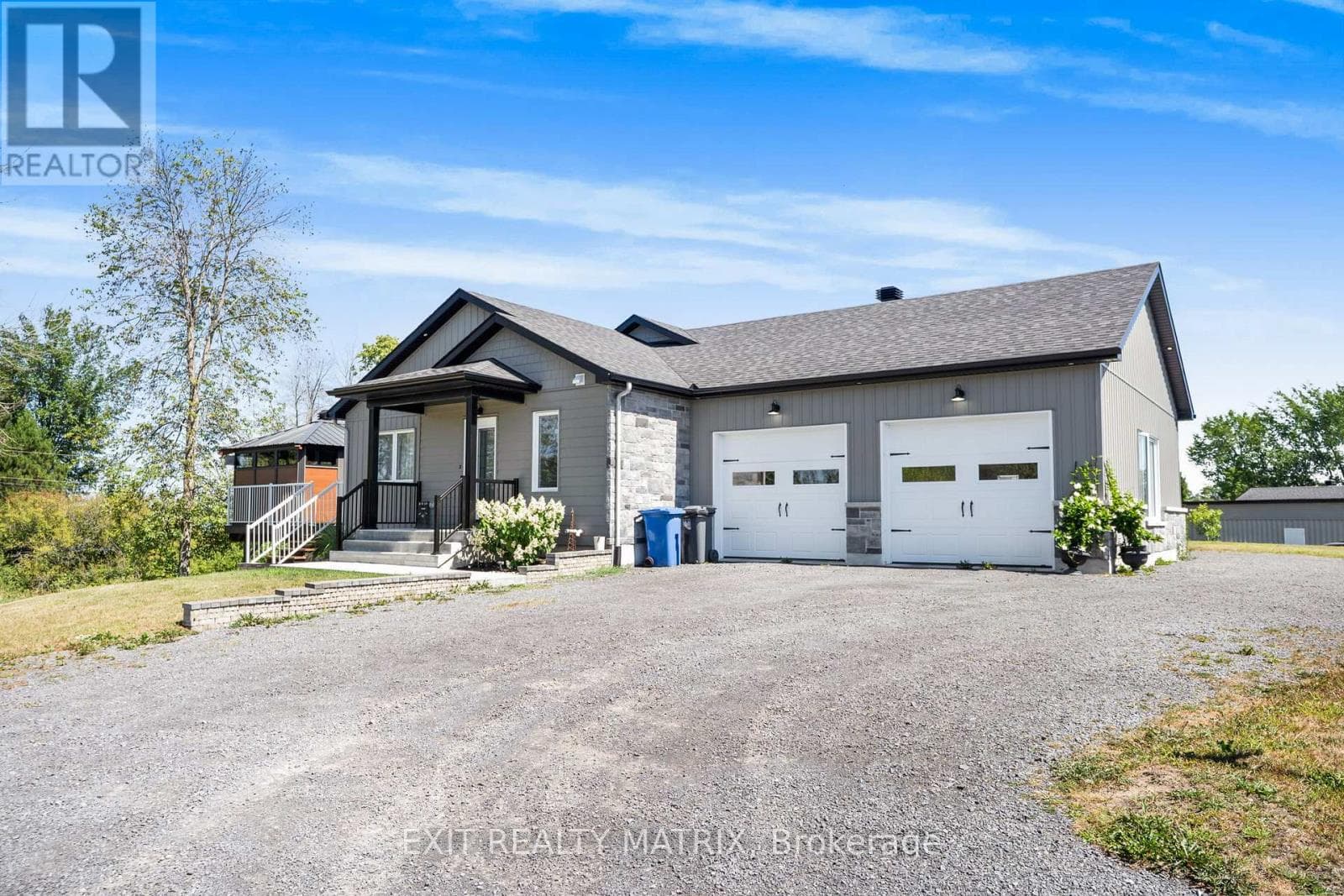 3515 FRONT ROAD E photo 2