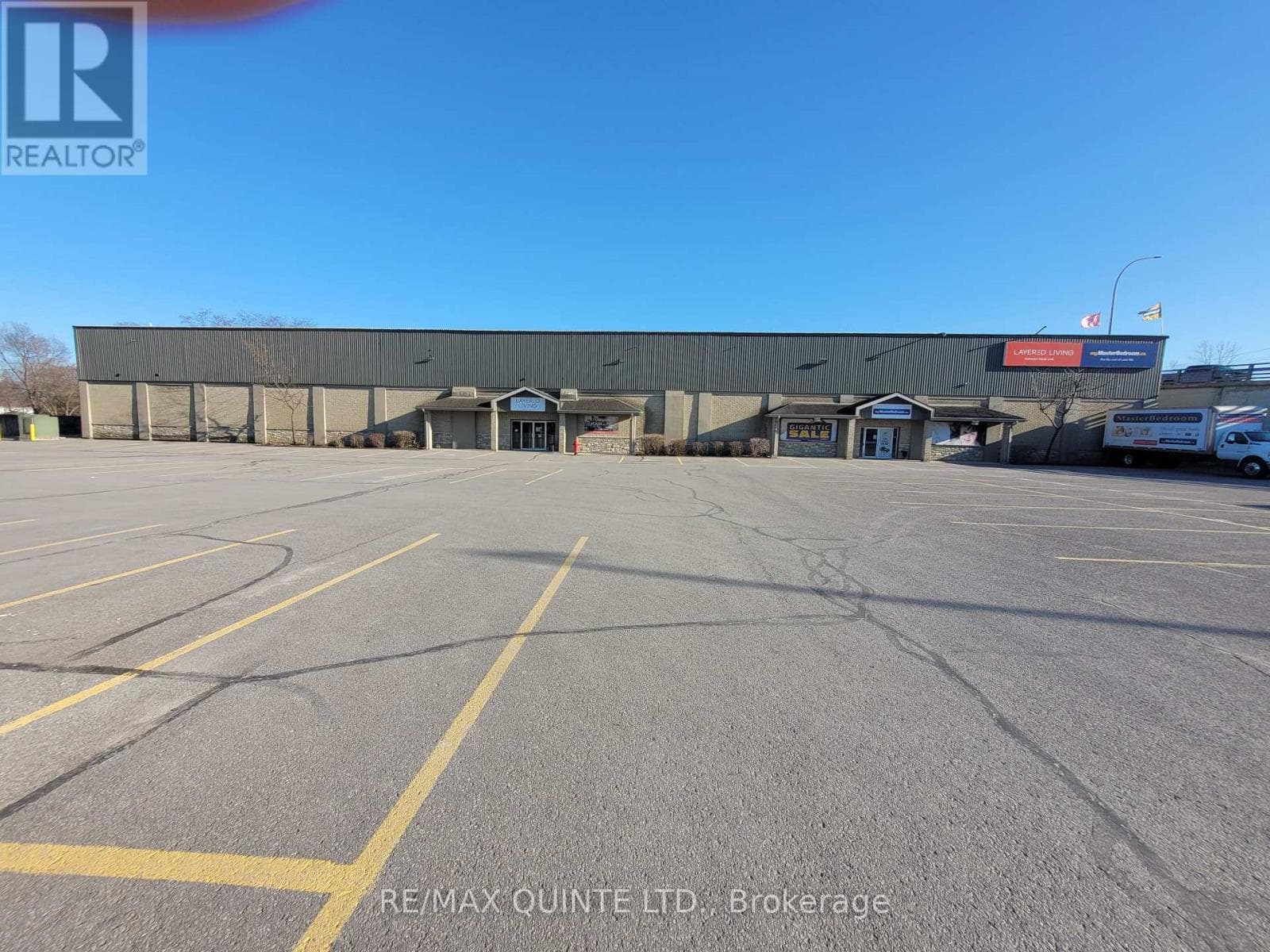 393 SIDNEY STREET photo 3