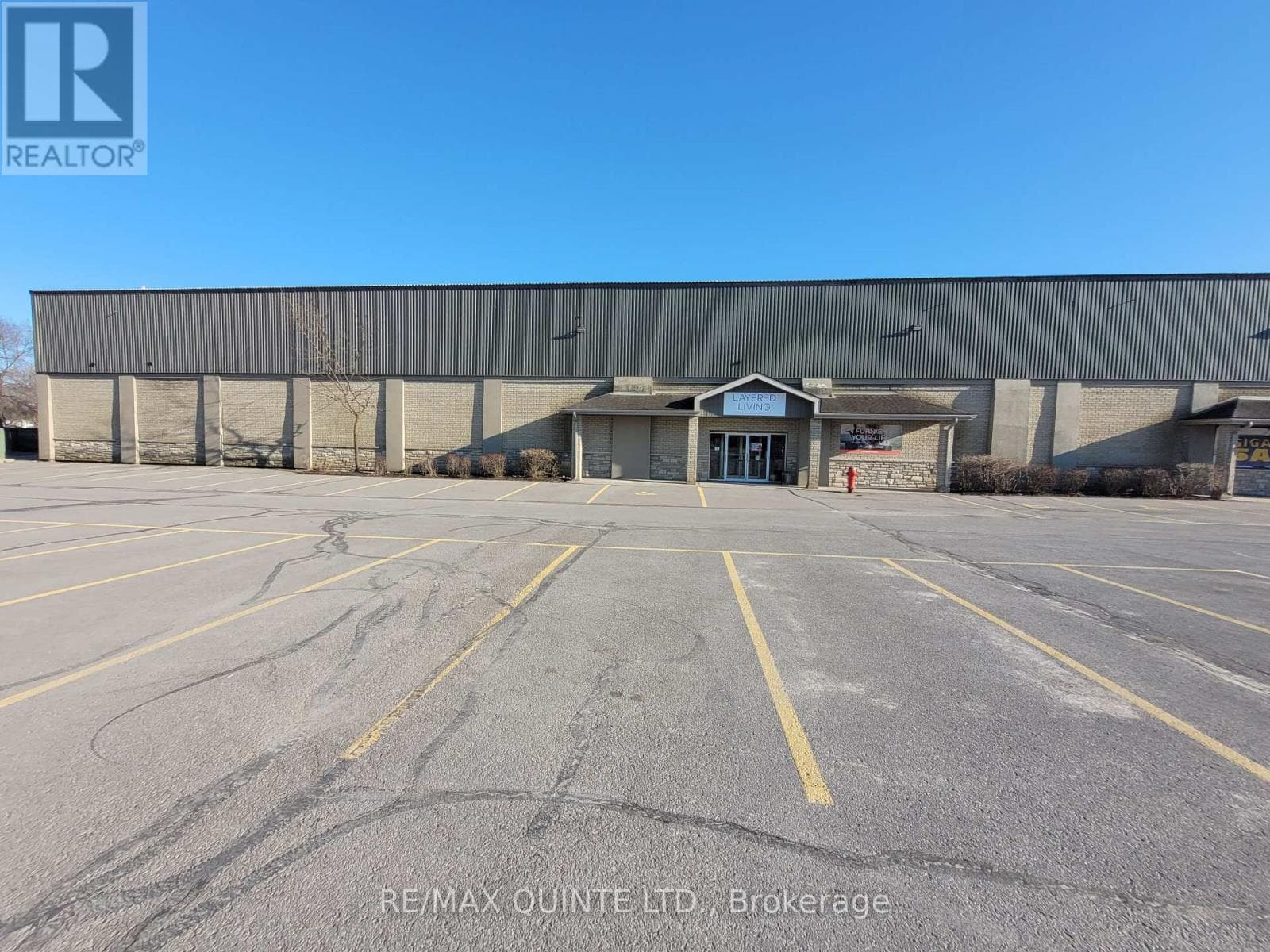 393 SIDNEY STREET photo 5
