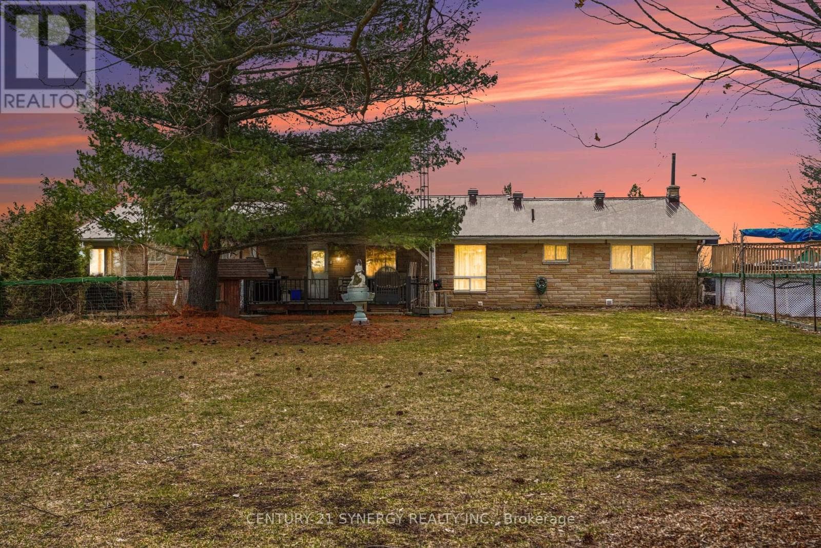 220 HIGHFIELD CRESCENT photo 3