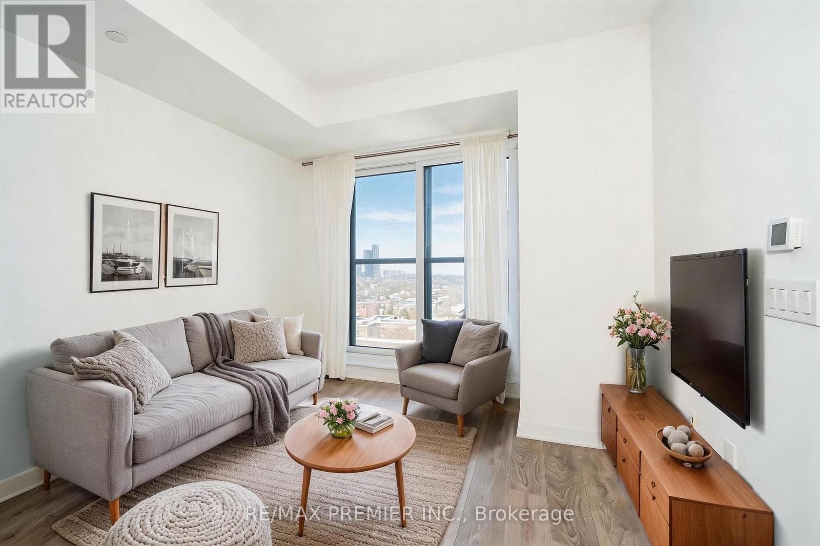 1309 - 130 RIVER STREET photo 4