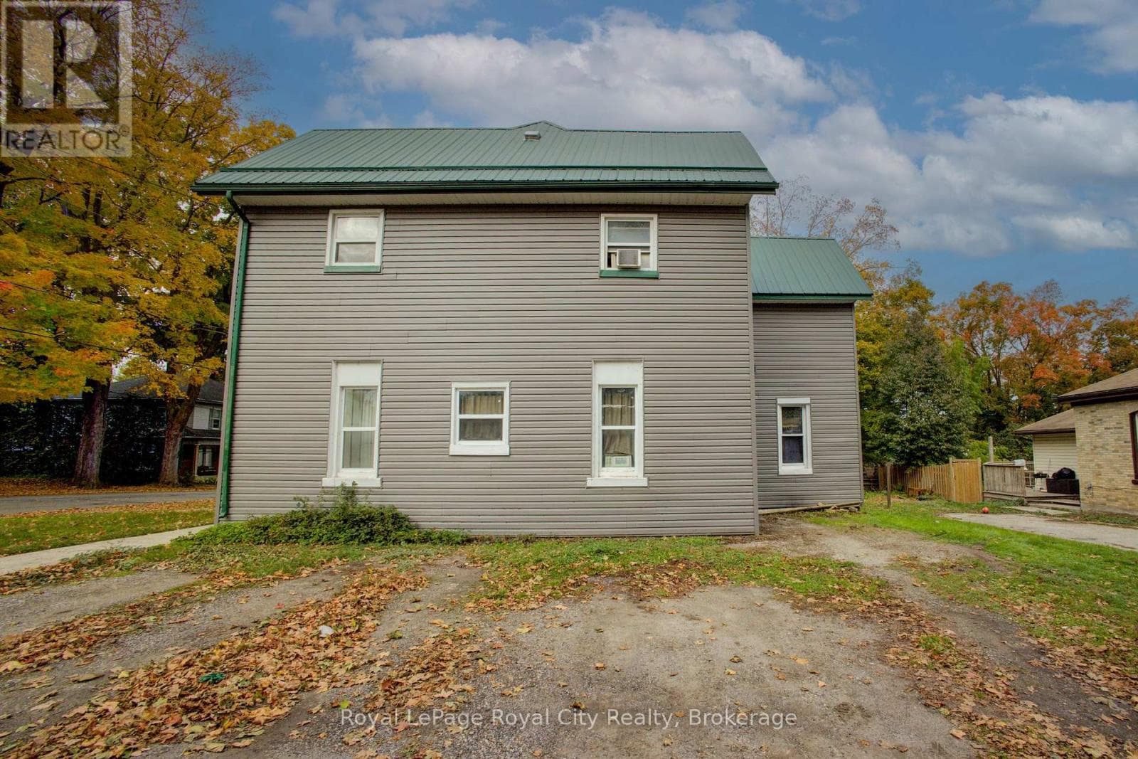 103 PATRICK STREET E photo 3