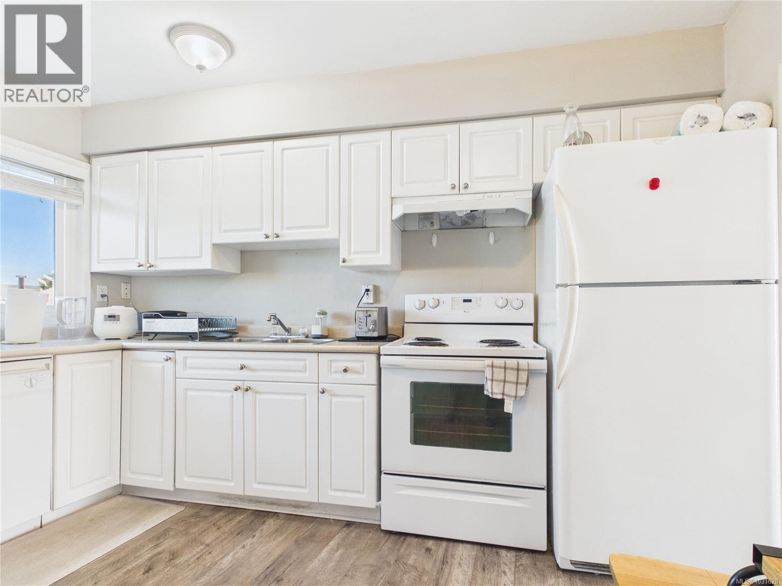 2 bed 2 bath single family at 48 4110 Kendall Ave — $289,000