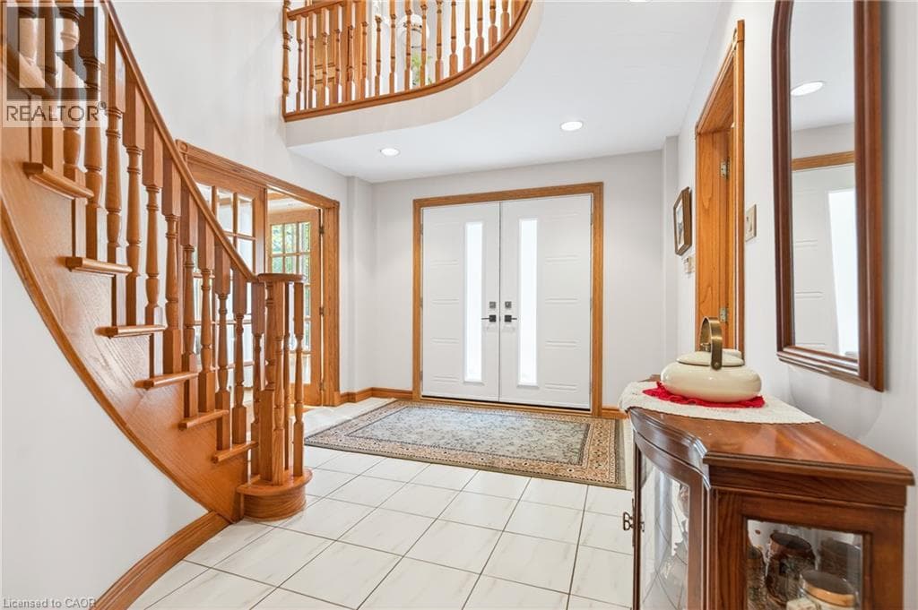 79 MAPLE Drive photo 5
