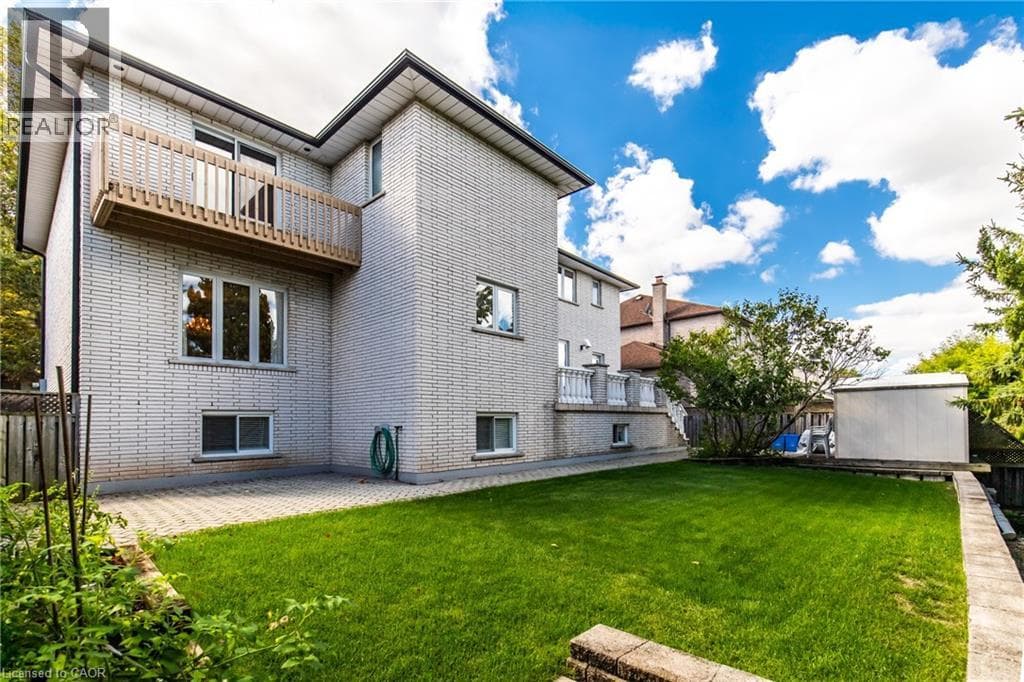 79 MAPLE Drive photo 3