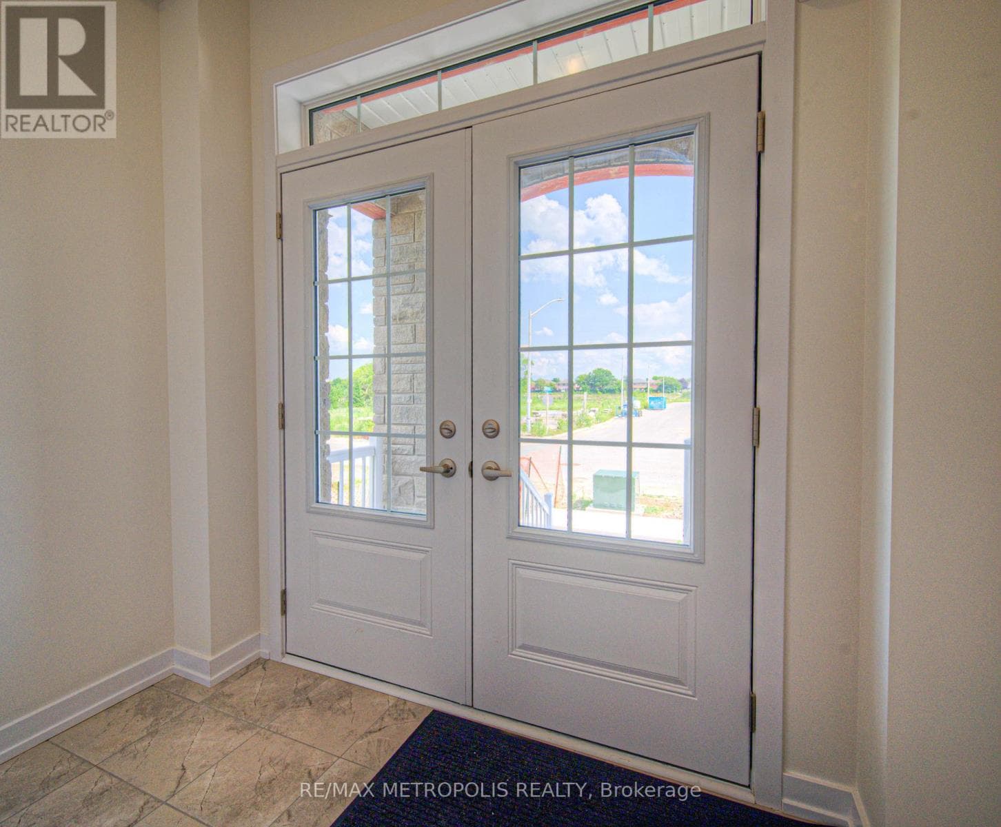 100 MOSS DRIVE photo 5