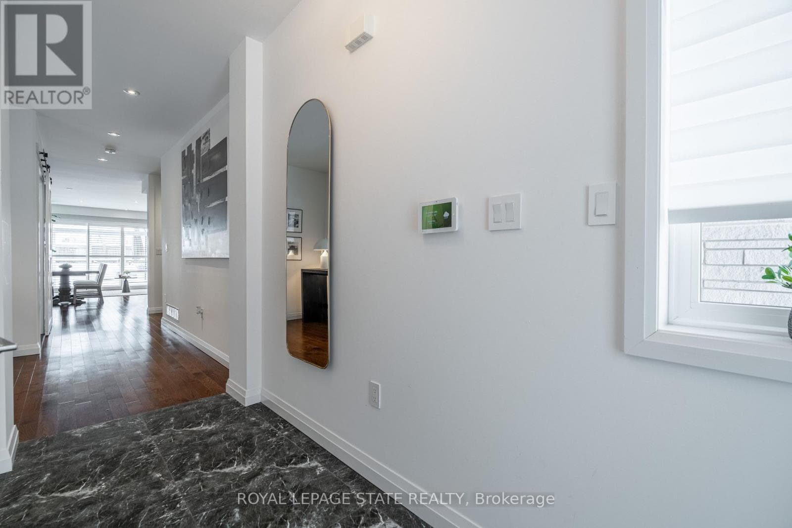22 - 35 MIDHURST HEIGHTS photo 5