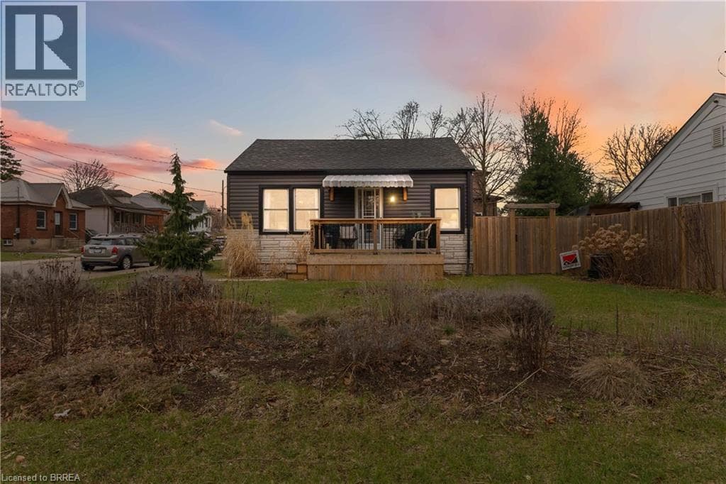 2 bed 1 bath single family at 213 ELGIN Street — $474,900