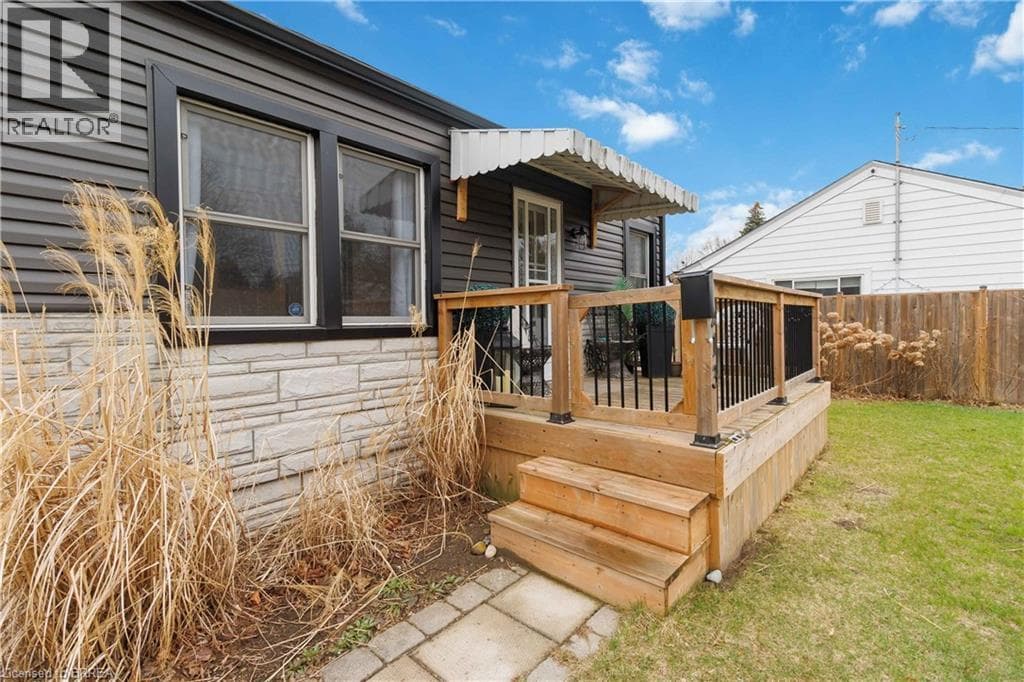 213 ELGIN Street photo 5