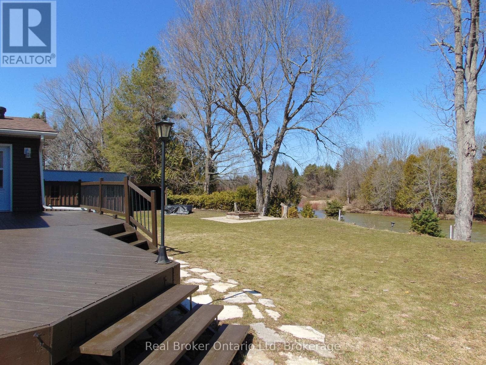 16 TWIN RIVER DRIVE N photo 3