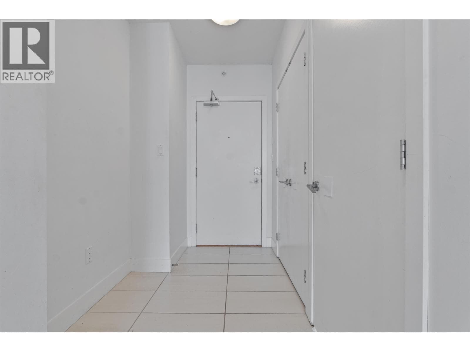 1602 4808 HAZEL STREET photo 2