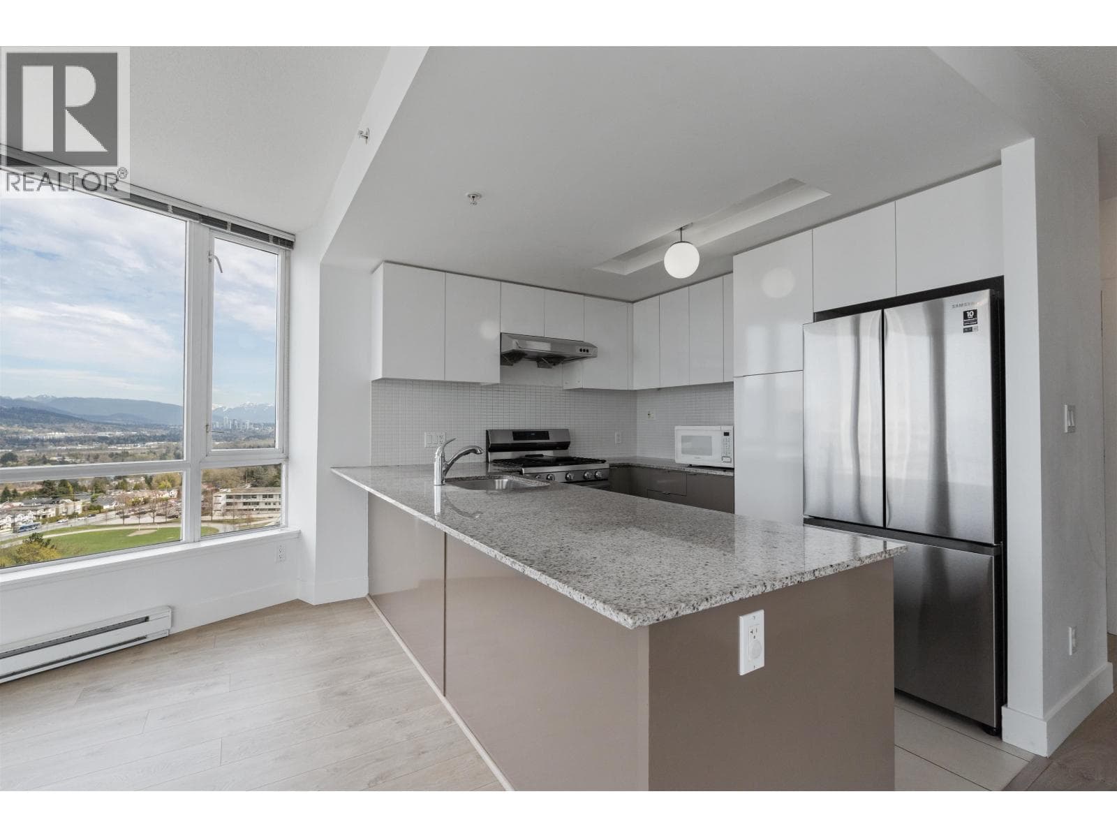 1602 4808 HAZEL STREET photo 5