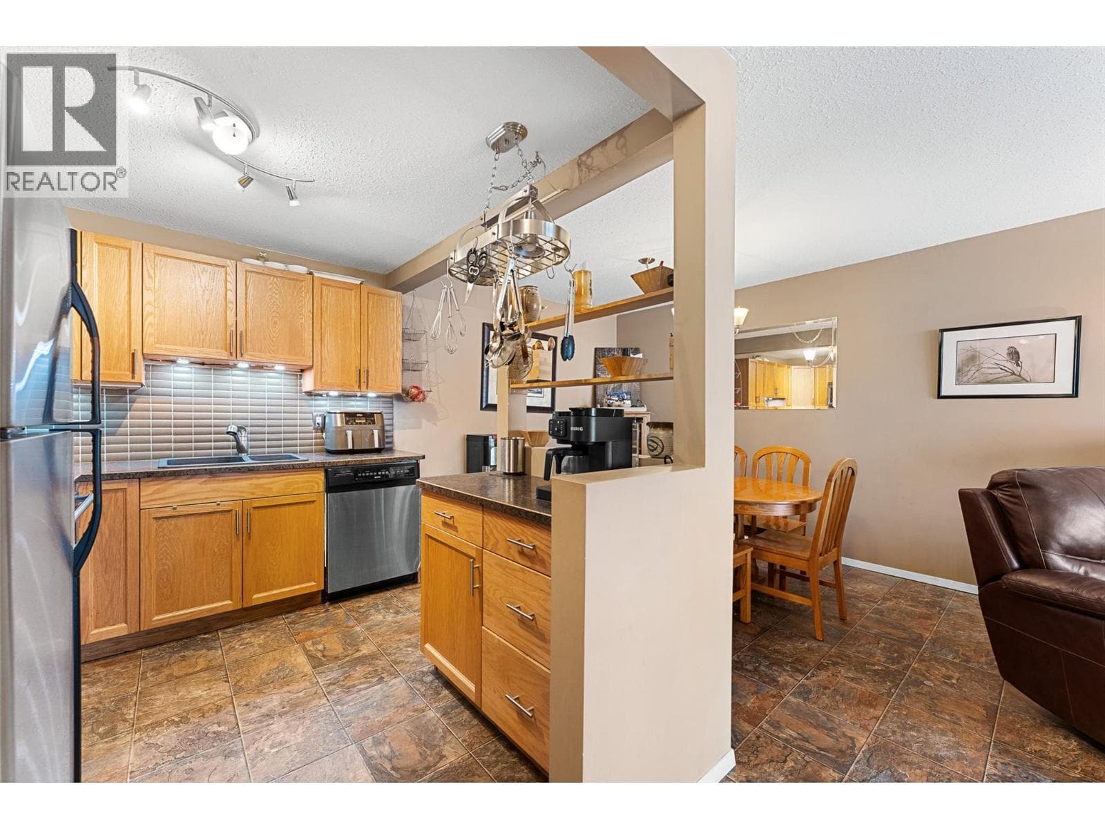 284 Yortkon Avenue Unit# 205 photo 4