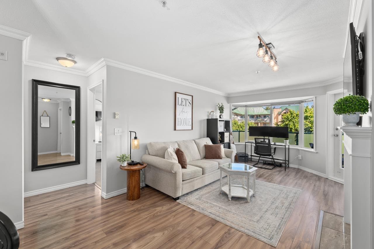310 2958 TRETHEWEY STREET photo 2