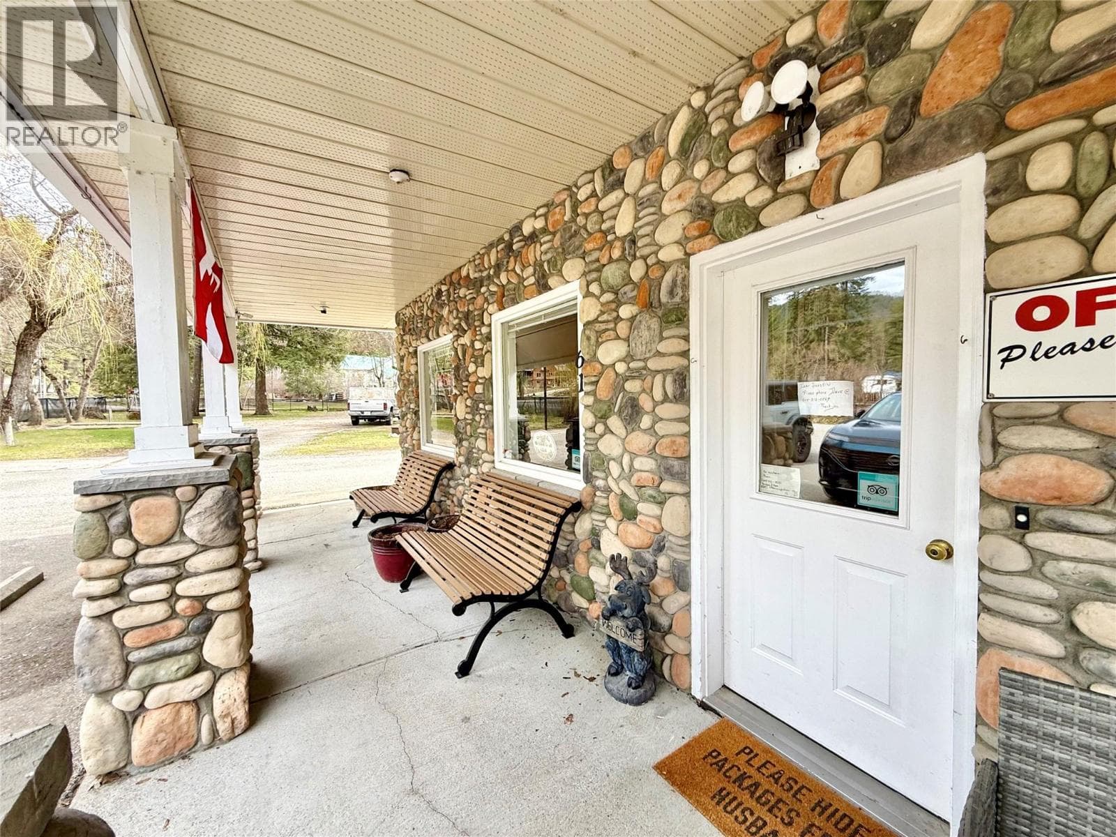 61 KINGSLEY Road photo 4