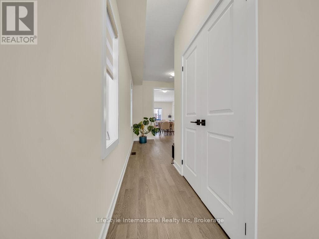24 HUTCHISON ROAD photo 3