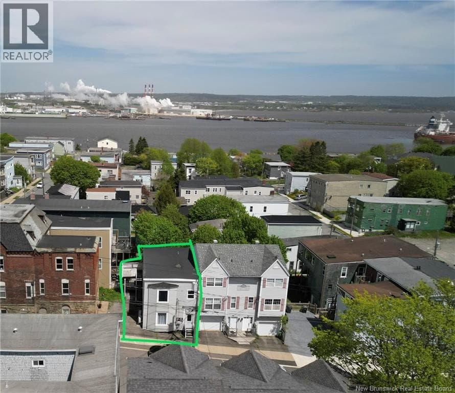 146 Wentworth Street photo 3
