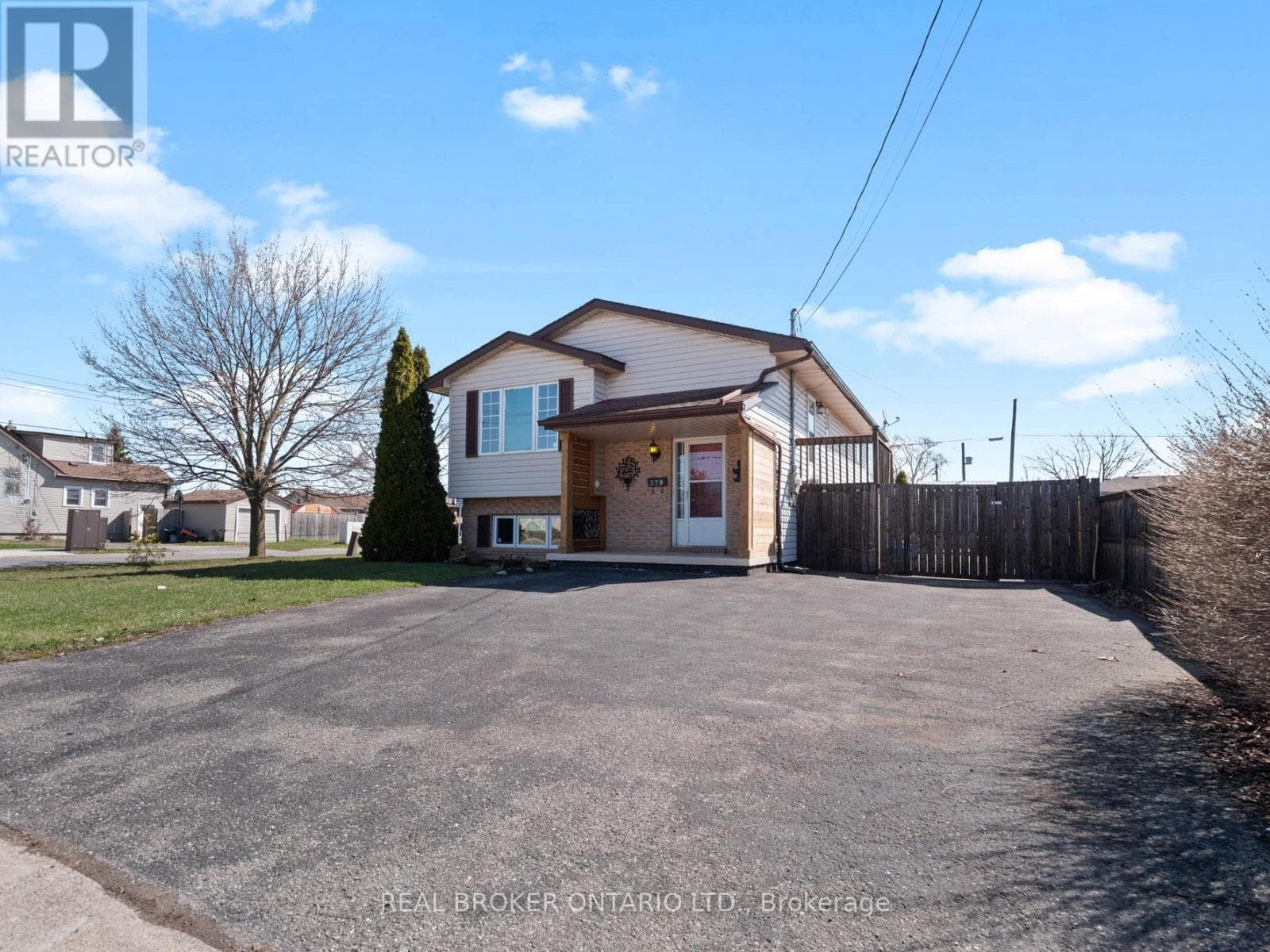 379 SOUTHWORTH STREET S photo 2