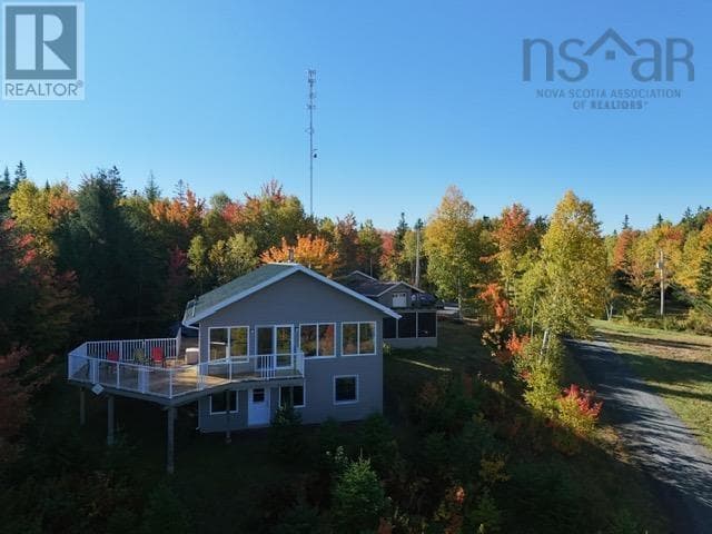 692 Portage Road photo 2