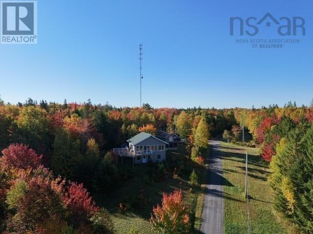 692 Portage Road photo 5