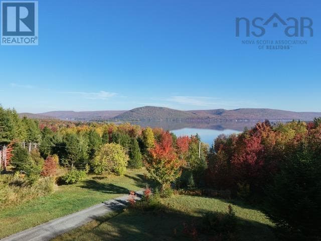 692 Portage Road photo 4