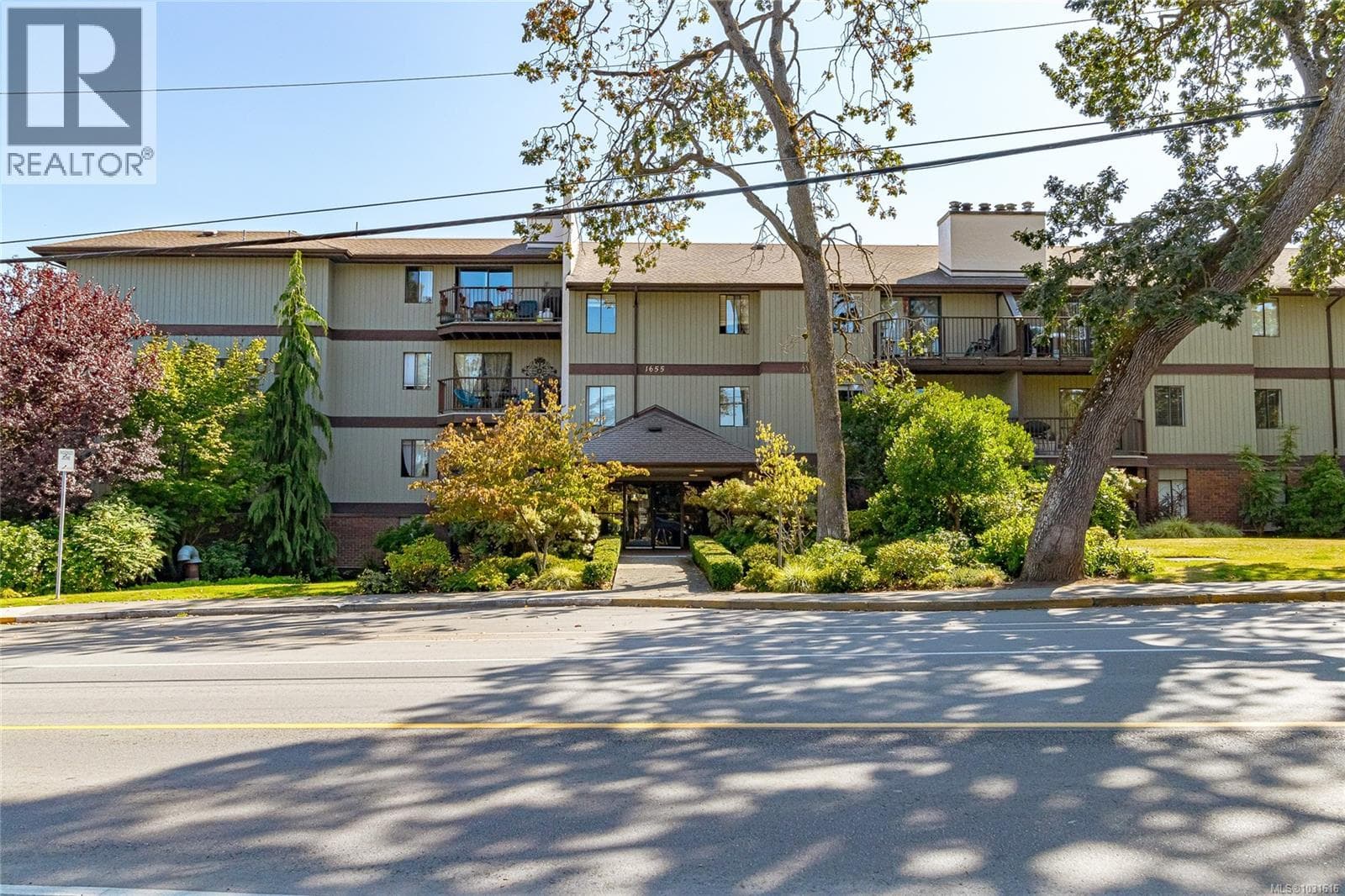 109 1655 Begbie St photo 2