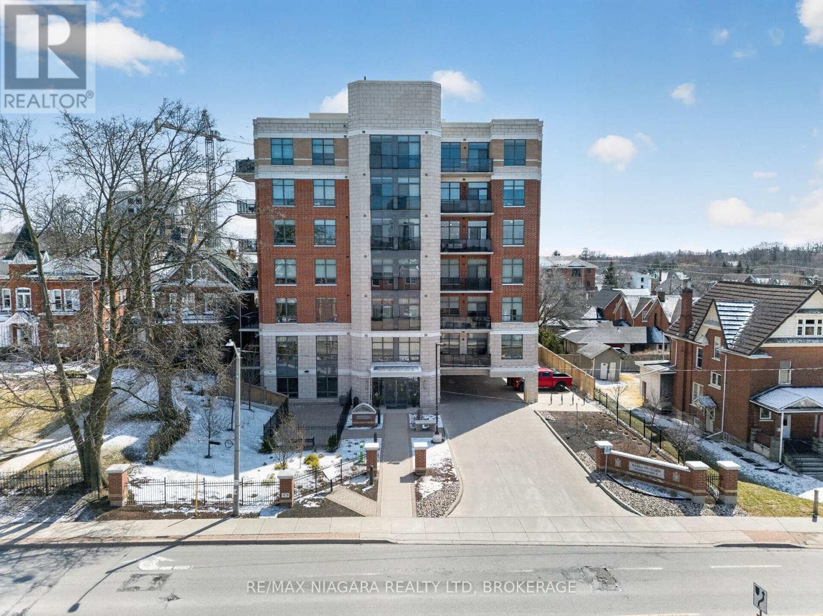 2 bed 2 bath single family at 403 - 399 QUEEN STREET S — $474,900