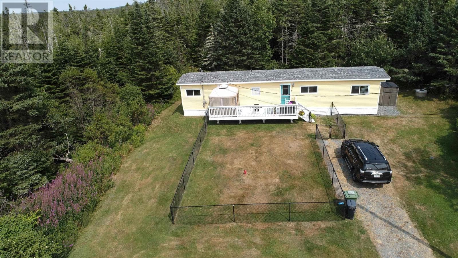825 East Jeddore Road photo 2