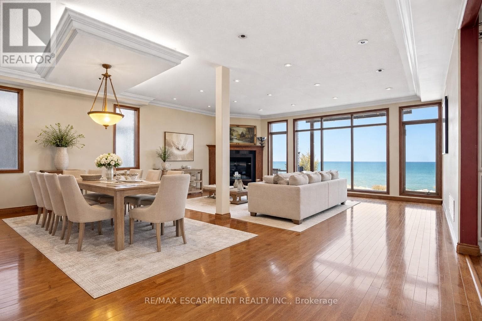 4 LAKESIDE DRIVE photo 3
