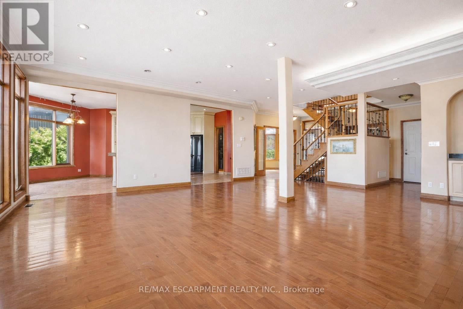 4 LAKESIDE DRIVE photo 5