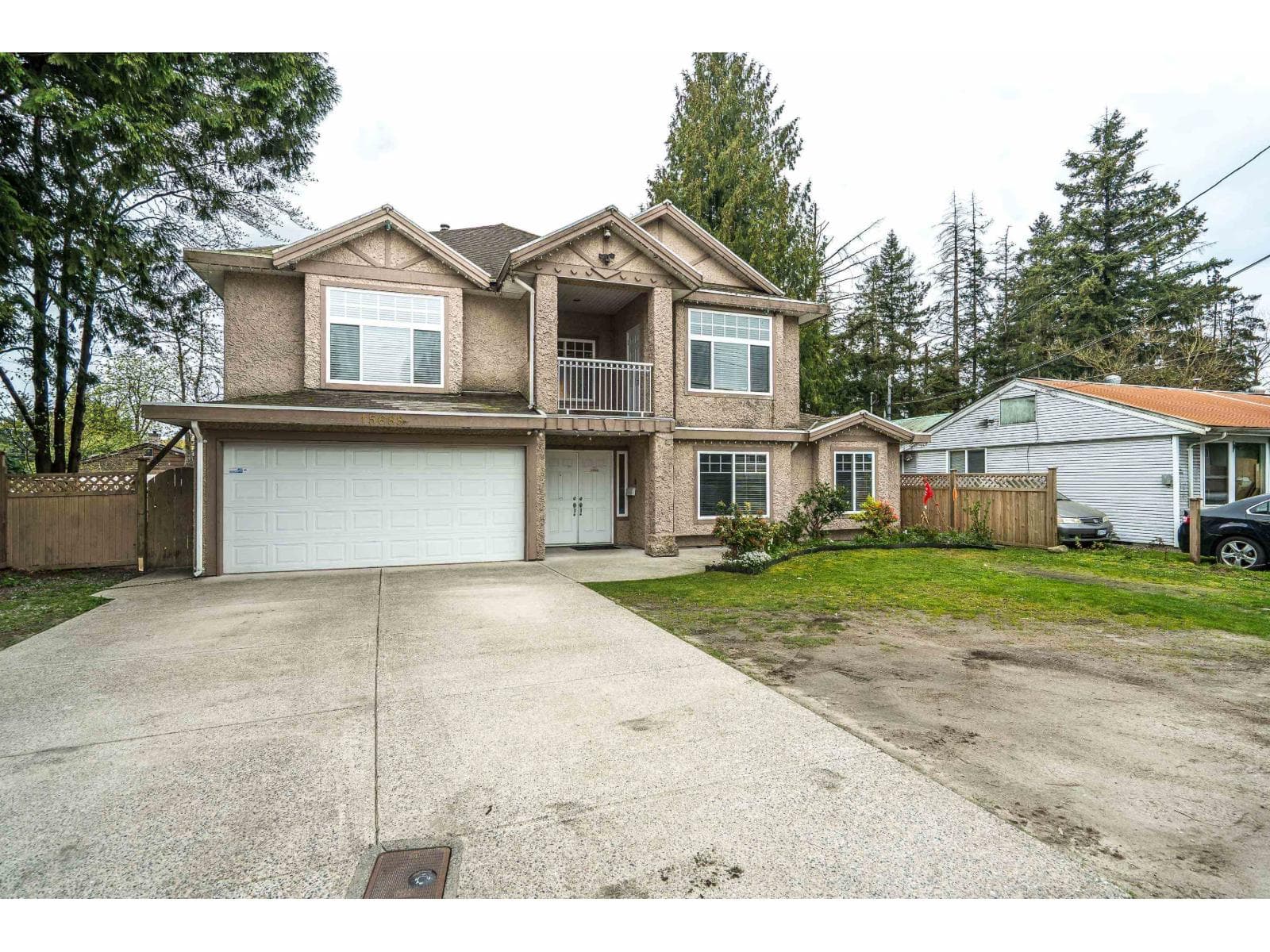 15688 88 AVENUE photo 2