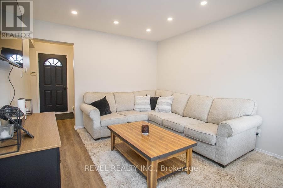 52 - 273 ELGIN STREET photo 2