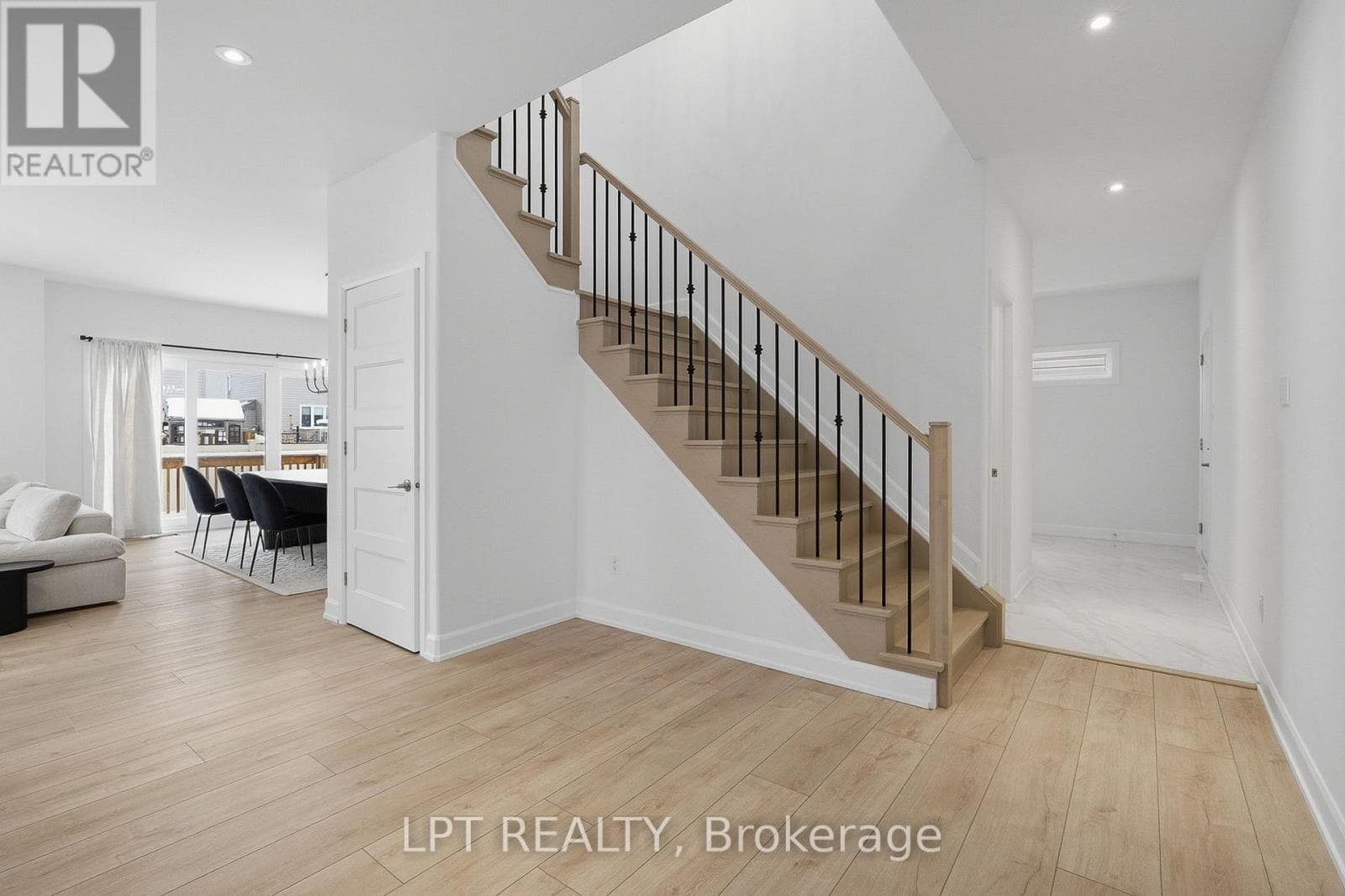 301 MOONLIGHT DRIVE photo 4