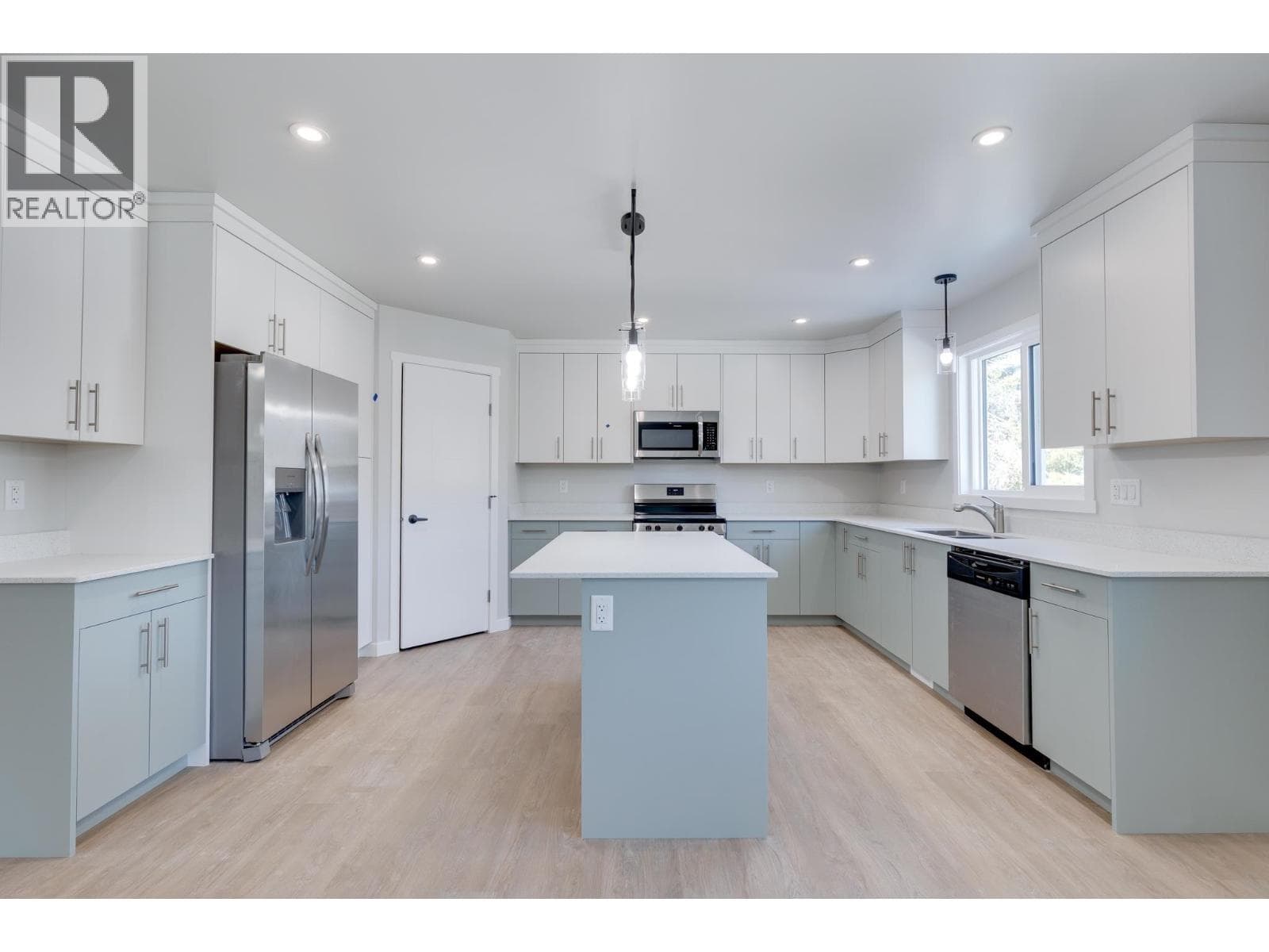 3850-3854 GLENDALE DRIVE photo 4