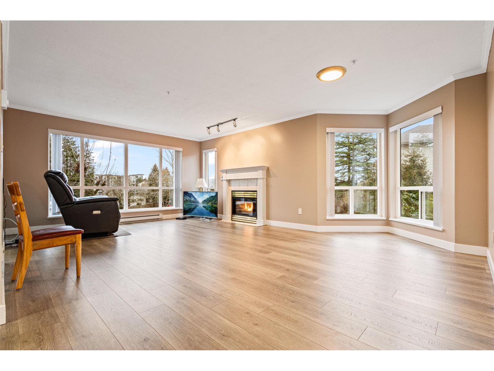 206 32120 MT WADDINGTON AVENUE photo 4