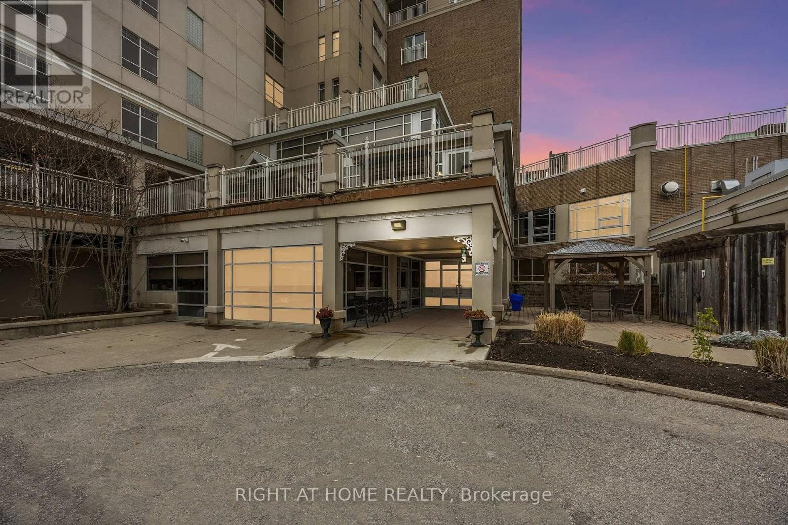 2 bed 1 bath single family at 53 - 74 ROSS STREET — $399,000