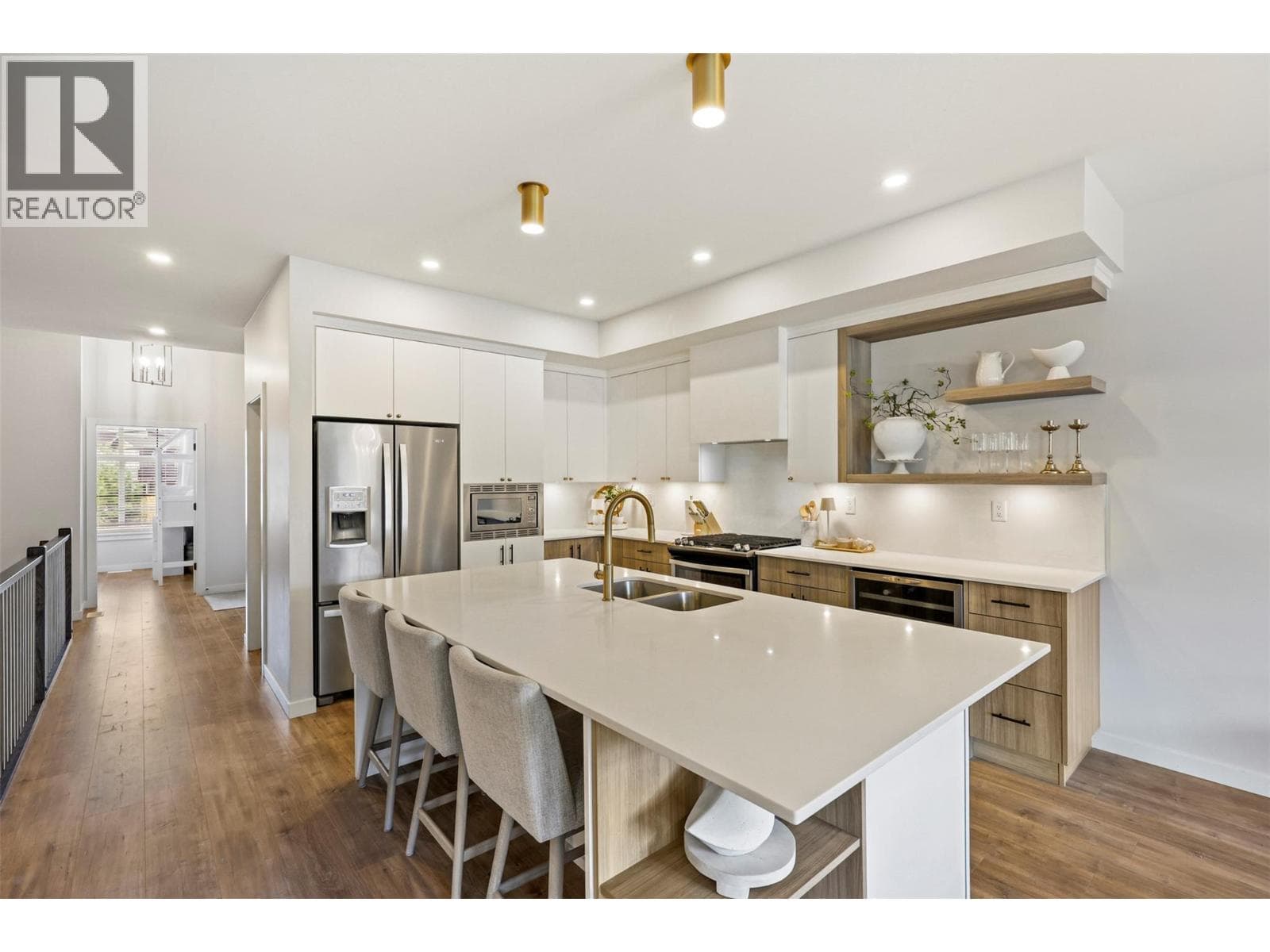 260 RUE CHEVAL NOIR Estates Unit# 2 photo 3