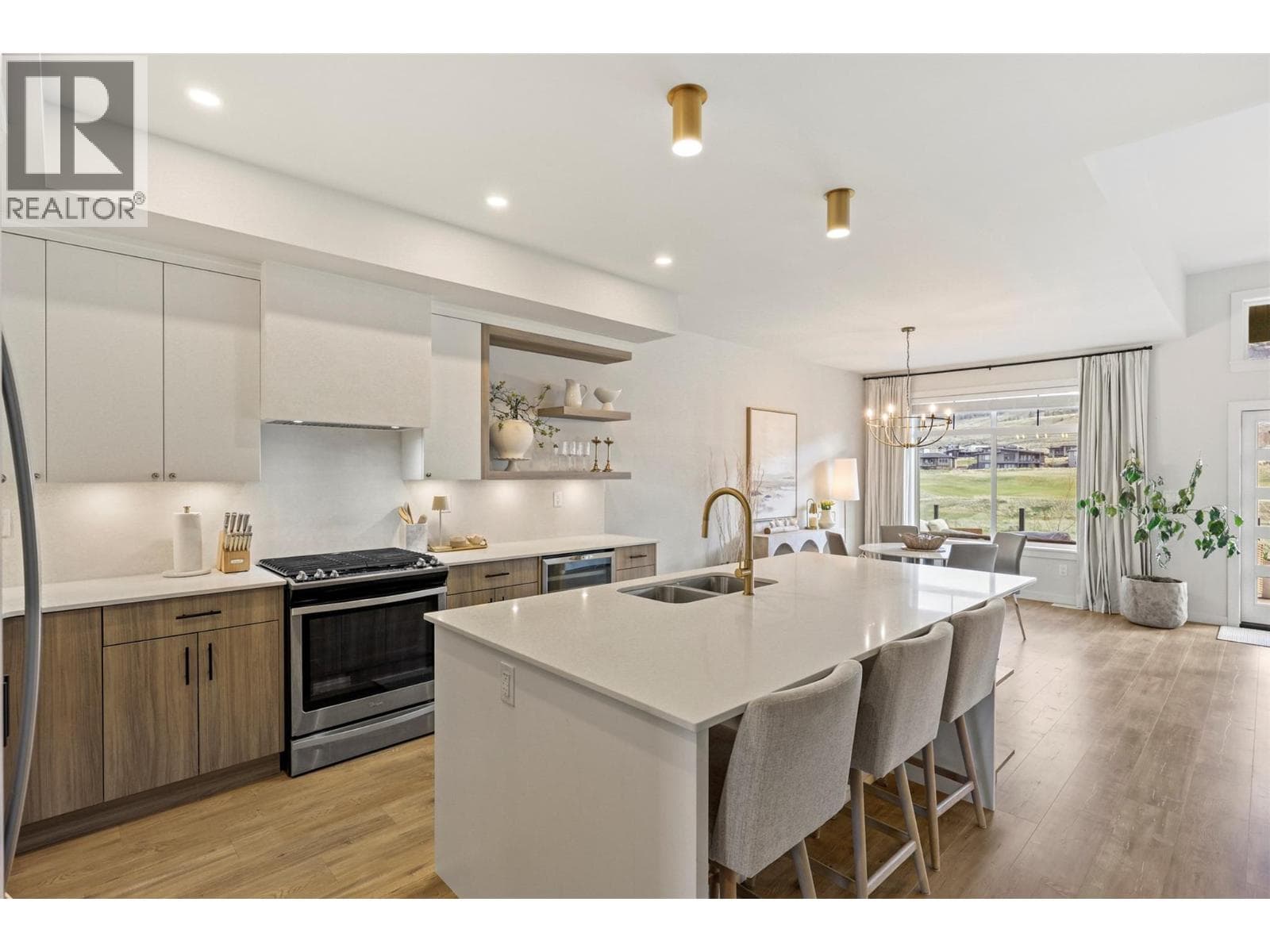 260 RUE CHEVAL NOIR Estates Unit# 2 photo 4