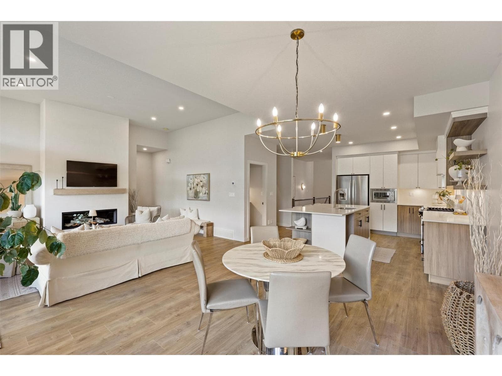 260 RUE CHEVAL NOIR Estates Unit# 2 photo 5