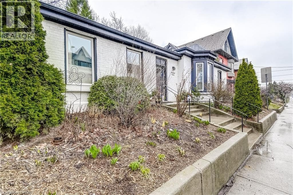 315 ABERDEEN Avenue photo 4