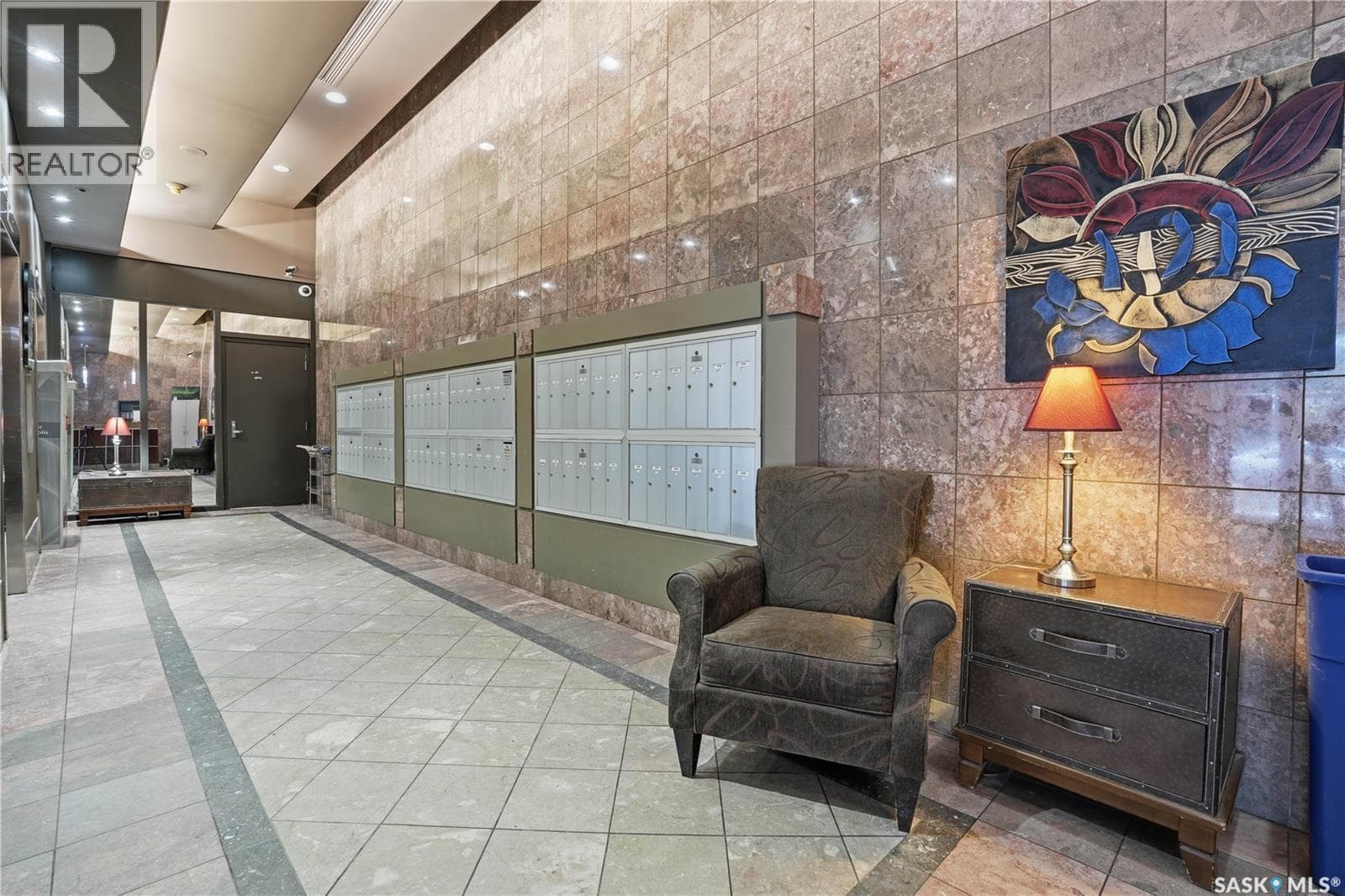 806 1867 Hamilton STREET — photo 2